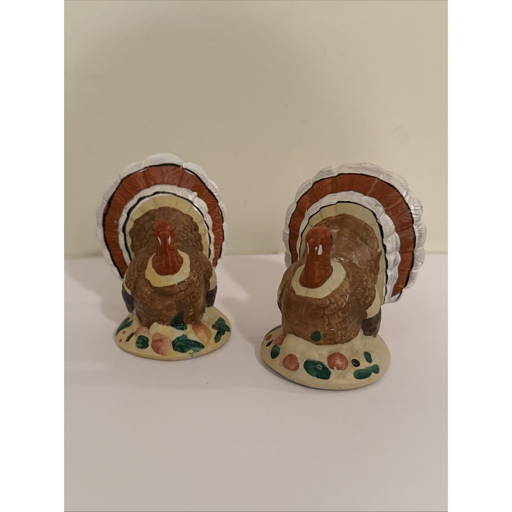 Turkey Ceramic Salt Pepper Shaker Set Thanksgiving Holiday Decor 3"T x 2" W